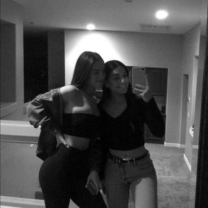 Meet your Posher, Mia